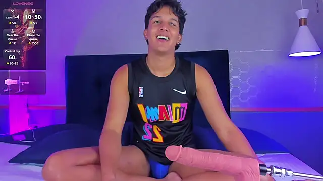 Snapshot of Leo_Savage_ chatting on 09-27-25, 04:17 Leo Savage online show from 09-27-25, 04:17