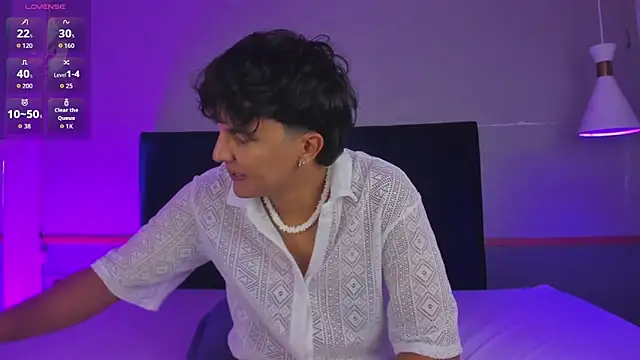 Snapshot of Leo_Savage_ chatting on 09-30-25, 03:22 Leo Savage online show from 09-30-25, 03:22