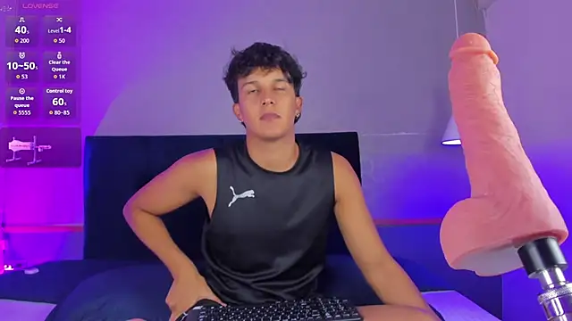 Snapshot of Leo_Savage_ chatting on 10-01-25, 04:07 Leo Savage online show from 10-01-25, 04:07