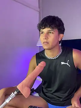 Snapshot of Leo_Savage_ chatting on 10-05-25, 11:35 Leo Savage online show from 10-05-25, 11:35