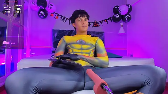 Snapshot of Leo_Savage_ chatting on 10-13-25, 04:23 Leo Savage online show from 10-13-25, 04:23