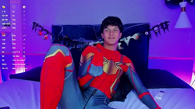 Snapshot of Leo_Savage_ chatting on 10-28-25, 04:16 Leo Savage online show from 10-28-25, 04:16