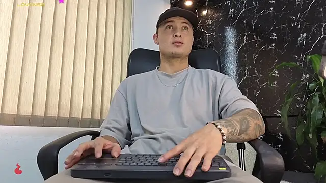 Snapshot of Alexander_ferre chatting on 02-18-26, 01:40 Alexander ferre online show from 02-18-26, 01:40