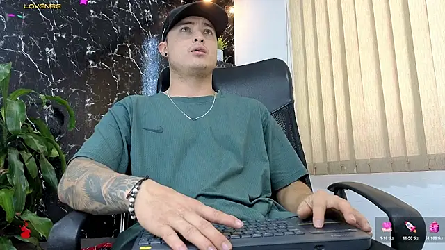 Snapshot of Alexander_ferre chatting on 03-02-26, 01:40 Alexander ferre online show from 03-02-26, 01:40