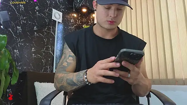 Snapshot of Alexander_ferre chatting on 03-16-26, 01:26 Alexander ferre online show from 03-16-26, 01:26