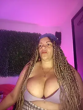 Eva Luxei online show from 10-21-25, 12:06