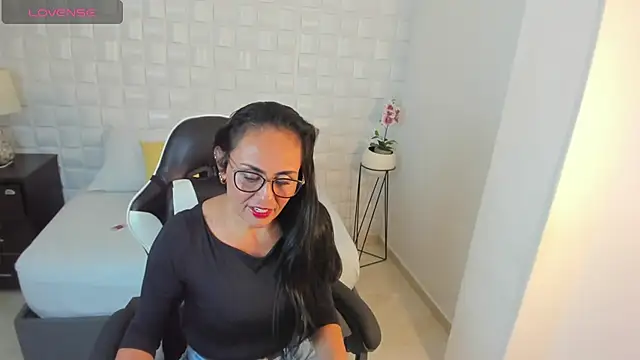 yulitza1025 online show from 03-14-26, 12:10