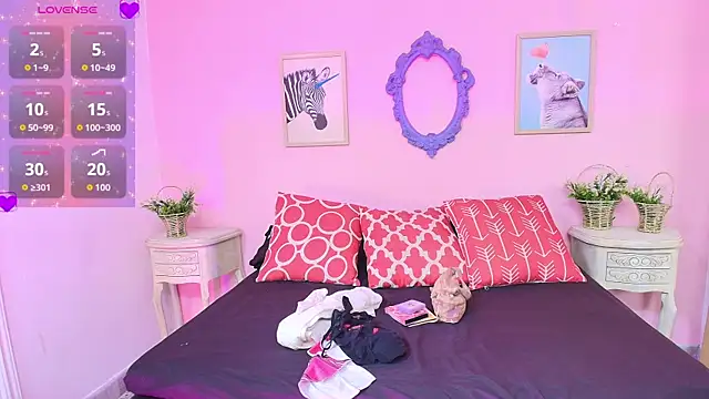 Nahomi Rivera online show from 09-25-25, 01:04