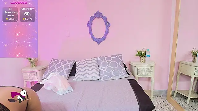 Nahomi Rivera online show from 10-10-25, 12:59