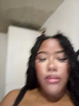 Nahomi Rivera online show from 11-13-25, 09:03