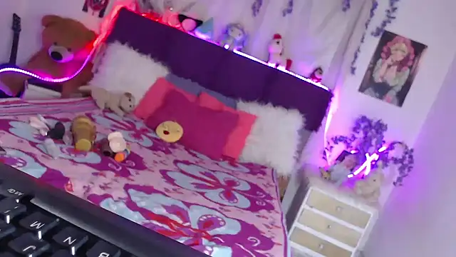 lolitaa hot  online show from 09-18-25, 06:54