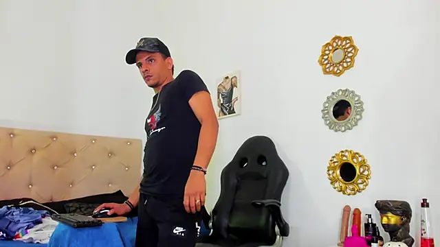  Tarekk  online show from 10-19-25, 09:26