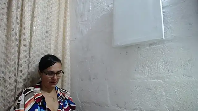 gabbyparker  online show from 10-18-25, 10:27