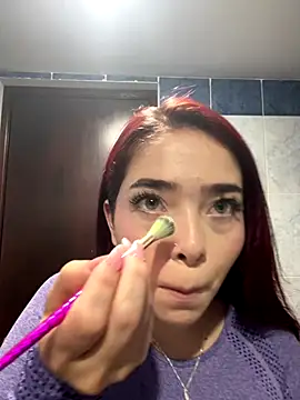 HannahCollyns online show from 12-21-25, 12:23