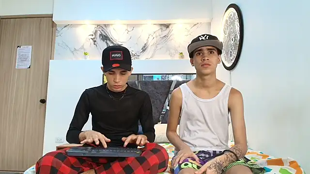 THREE GUYS HOT online show from 09-08-25, 07:24