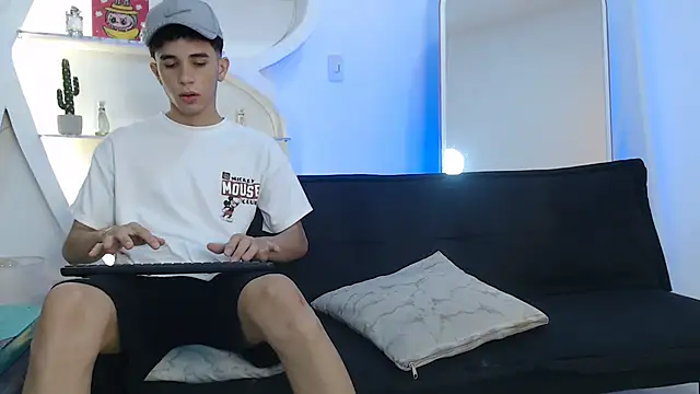 THREE GUYS HOT online show from 10-19-25, 07:14