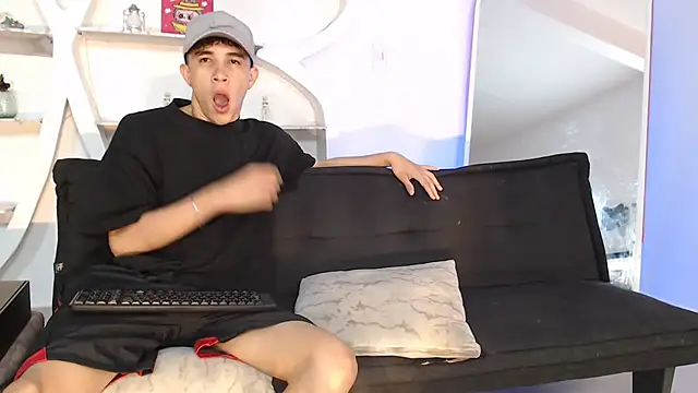 THREE GUYS HOT online show from 11-01-25, 07:16