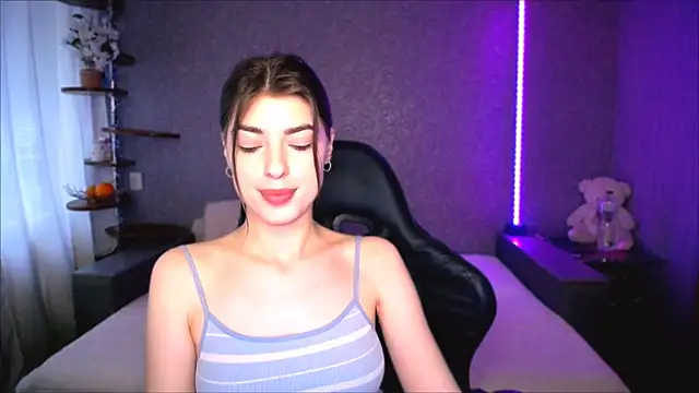 Dianaa Lee0 online show from 05-11-26, 02:45