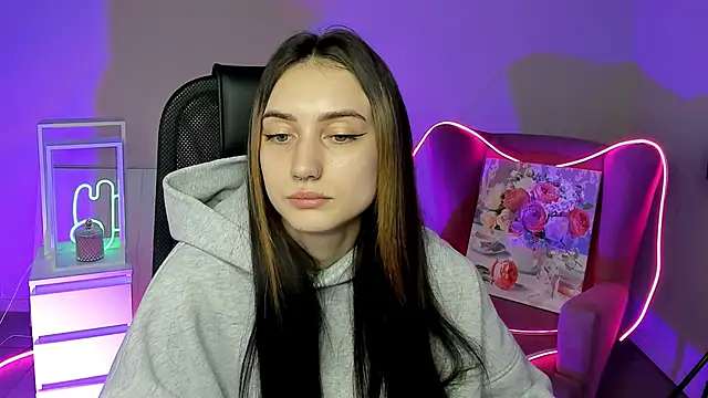 Snapshot of olivianorton chatting on 10-07-25, 12:24 olivianorton online show from 10-07-25, 12:24