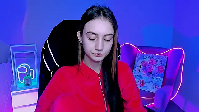 Snapshot of olivianorton chatting on 10-15-25, 02:39 olivianorton online show from 10-15-25, 02:39