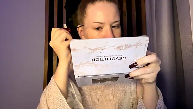 PandaFluff online show from 11-18-25, 04:11