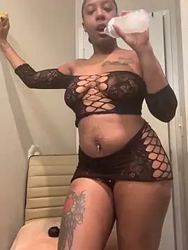 Snapshot of ObsessedWLyla chatting on 11-07-25, 07:41 ObsessedWLyla online show from 11-07-25, 07:41