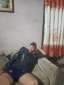 Snapshot of Franklin111230 chatting on 03-12-26, 01:06 Franklin111230 online show from 03-12-26, 01:06