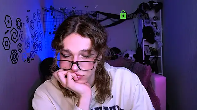 kevi sunn online show from 10-28-25, 08:22