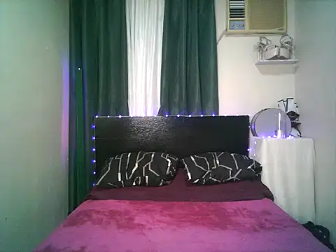 Snapshot of Sweet-shopia chatting on 10-10-25, 04:06 Sweet-shopia online show from 10-10-25, 04:06