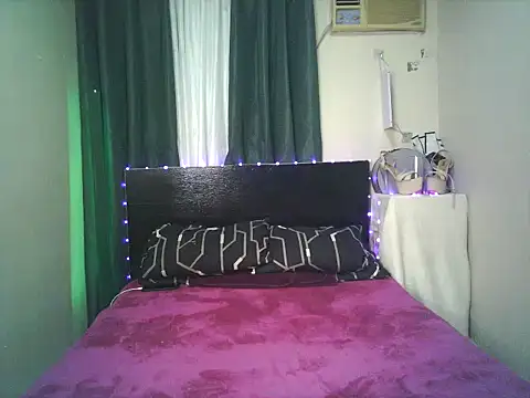 Snapshot of Sweet-shopia chatting on 10-11-25, 04:05 Sweet-shopia online show from 10-11-25, 04:05