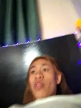 Snapshot of Sweet-shopia chatting on 10-17-25, 10:01 Sweet-shopia online show from 10-17-25, 10:01