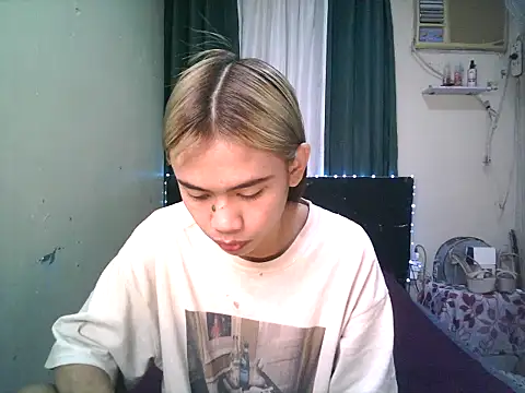 Snapshot of Sweet-shopia chatting on 01-16-26, 05:06 Sweet-shopia online show from 01-16-26, 05:06