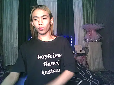 Snapshot of Sweet-shopia chatting on 02-24-26, 06:00 Sweet-shopia online show from 02-24-26, 06:00