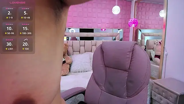  laaura  online show from 01-15-26, 01:48