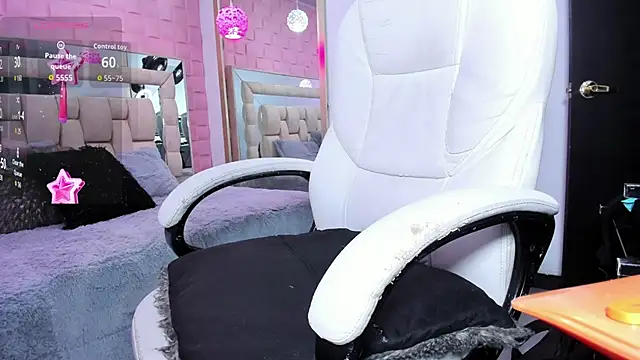  laaura  online show from 05-09-26, 01:05