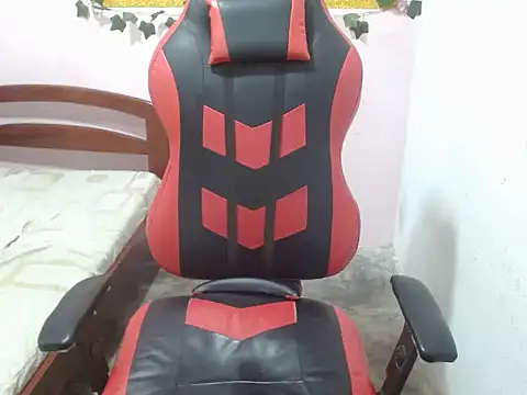 Paola 2105 online show from 10-30-25, 01:07