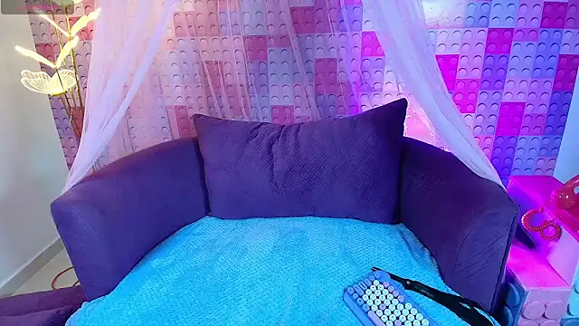  Priscilla  online show from 09-20-25, 02:56