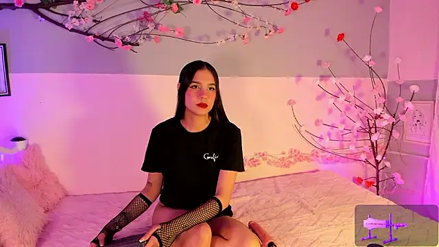 Emmiicute online show from 02-12-26, 08:26