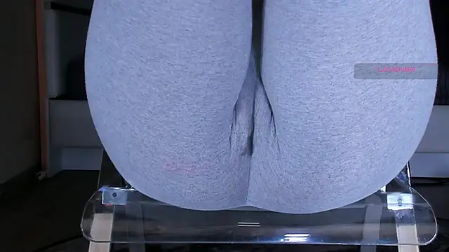 Cameltoe squirt inPants online show from 04-23-26, 08:35