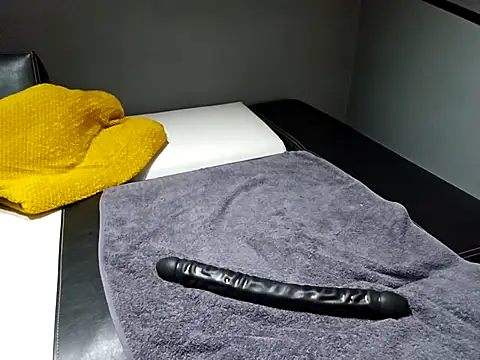 Snapshot of slavic_boy_39 chatting on 10-06-25, 10:40 slavic boy 39 online show from 10-06-25, 10:40