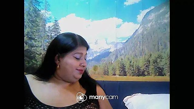 Snapshot of indianhoney694u chatting on 01-21-25, 05:05 indianhoney694u online show from 01-21-25, 05:05