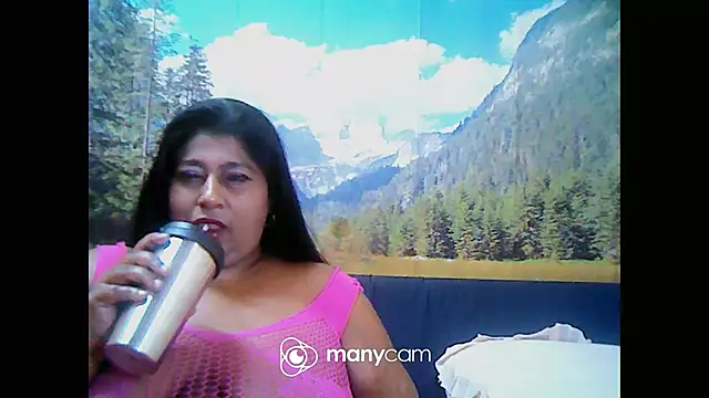 Snapshot of indianhoney694u chatting on 02-17-25, 05:25 indianhoney694u online show from 02-17-25, 05:25