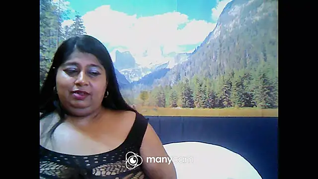 Snapshot of indianhoney694u chatting on 02-19-25, 08:44 indianhoney694u online show from 02-19-25, 08:44