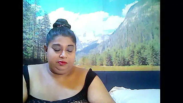 Snapshot of indianhoney694u chatting on 09-27-25, 05:12 indianhoney694u online show from 09-27-25, 05:12