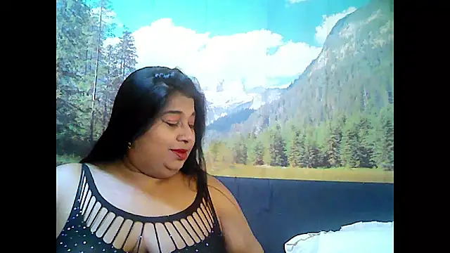 Snapshot of indianhoney694u chatting on 10-29-25, 05:25 indianhoney694u online show from 10-29-25, 05:25