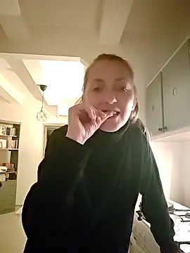 DaisyDea online show from 11-16-25, 07:08