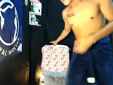 naughtyboyloy 0 online show from 10-31-25, 03:24