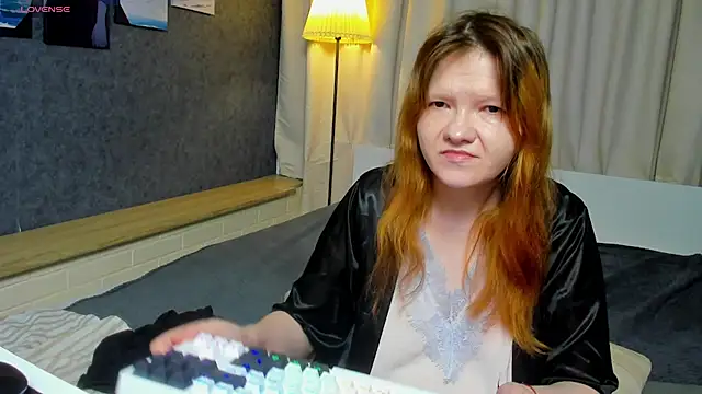 Nora lovvvv online show from 11-24-25, 03:12