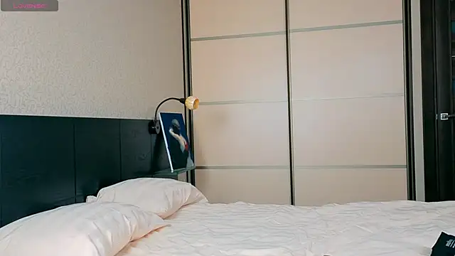 Snapshot of Hazel_Reed chatting on 10-10-25, 07:13 Hazel Reed online show from 10-10-25, 07:13