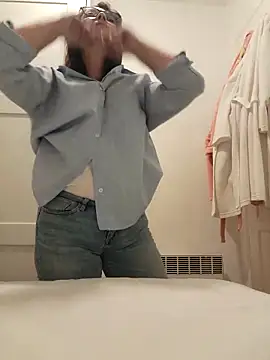 Snapshot of JIAA-WOO chatting on 10-22-25, 01:44 JIAA-WOO online show from 10-22-25, 01:44